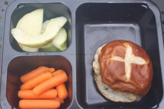 Chicken Meatball Slider with Carrots & Pear Slices 