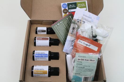 Simply Earth December 2025 Essential Oil Review